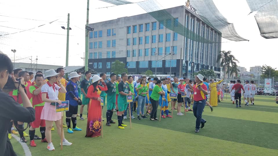 hinh ạnh ve giai bong da hoi doanh nghiep tu nhan va phong mien nam